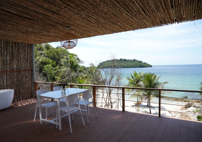 Family Room with Sea View 12