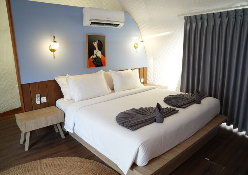 Suite with Sea View 2