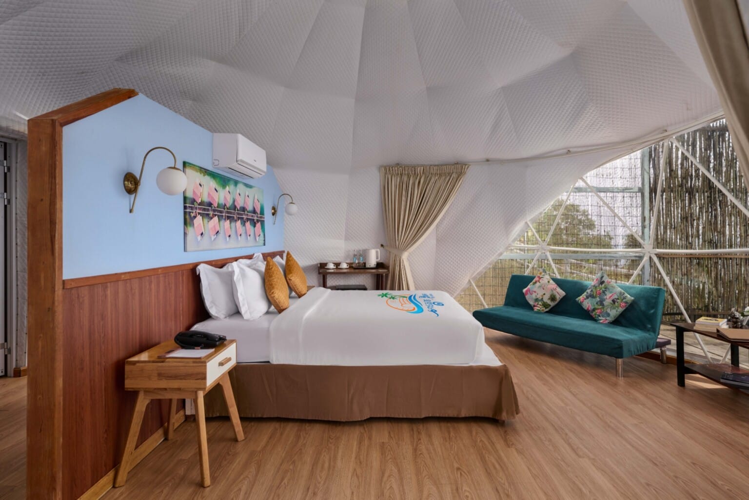 Suite with Garden View